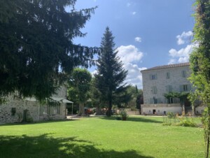 Bâtisse principale Bâtisse principale