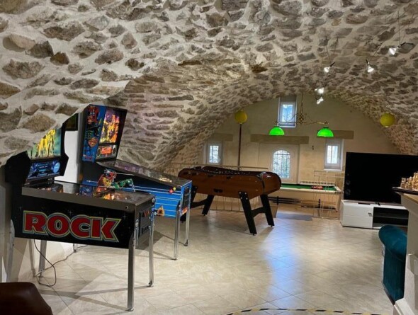 Salle de jeux - Billard - Flippers - Babyfoot