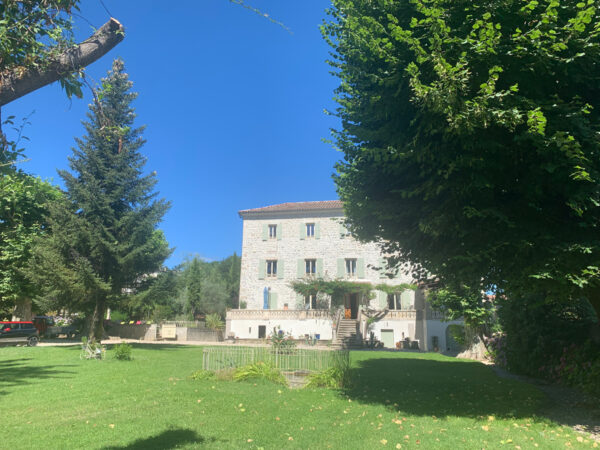 Maison Blanche - Gîtes et Chambres d'hôtes à Aubenas